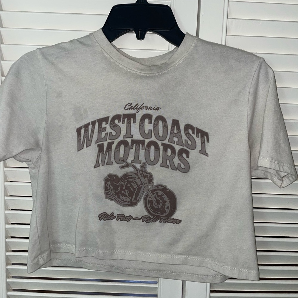 White cropped t-shirt